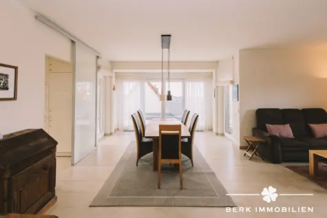 BERK Immobilien – Exklusives Penthouse mit Aufzugzugang, großzügiger Terrasse und Odenwaldblick - Essbereich (131679)