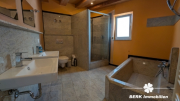 BERK Immobilien – Wohnen mit Potenzial: Unkonventionelle Immobilie in Hausen - Bad (106372)