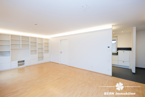 BERK Immobilien – Komfort trifft Lage: Barrierearme Eigentumswohnung mit Balkon - Wohnbereich mit EBS (123224)
