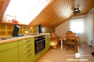 BERK Immobilien – Charmantes Einfamilienhaus mit Doppelgarage und großem Grundstück in Mainaschaff - DG Küche- und Essbereich (111754)