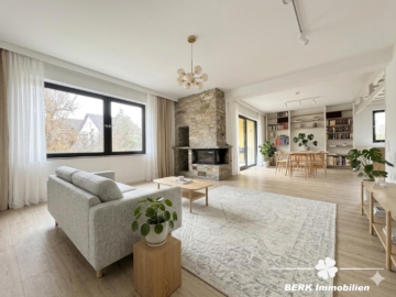 BERK Immobilien – Charmantes Einfamilienhaus mit Doppelgarage und großem Grundstück in Mainaschaff - Wohnzimmer - KI generiertes Einrichtungsbeispiel (111993)