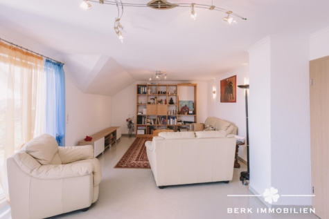 BERK Immobilien – Saniertes 3-Familienhaus mit drei Wohneinheiten, vielseitigem Wohnkeller und großem Garten in Rodgau - DG - Wohnen (126707)