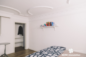 BERK Immobilien – charmante Stilaltbau-Villa mit 3,5 Einheiten in top Lage von HU, direkt an der Kinzig - Schlafzimmer ELW KG (107316)