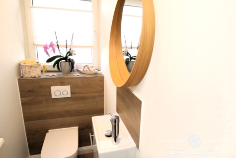 BERK Immobilien – Ruhige Feldrandlage! Moderne 3-Zimmer-Wohnung mit Balkon & Stellplatz - Gäste-WC (117699)