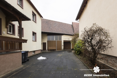 BERK Immobilien – Attraktives Zweifamilienhaus für Familien und Kapitalanleger - Hof (120079)