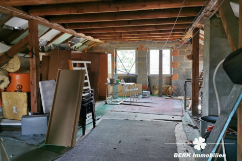 VERKAUFT – BERK Immobilien – MFH, Mehrgenerationenhaus, Anlageobjekt – Gelegenheit in Eschau mit drei Wohnungen - BERK Immobilien - Dachgeschoss (117946)