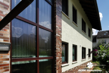 BERK Immobilien – MFH, Mehrgenerationenhaus, Anlageobjekt – Gelegenheit in Eschau mit drei Wohnungen - BERK Immobilien - Fassade (104921)