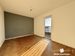 Schlafzimmer 1 - VERKAUFT – BERK Immobilien – Goldene Stunde im eigenen Zuhause – mit Rundumblick und Schlosskulisse