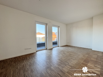 VERKAUFT – BERK Immobilien – Goldene Stunde im eigenen Zuhause – mit Rundumblick und Schlosskulisse - Schlafzimmer 2 (105735)