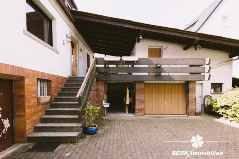 BERK Immobilien – Wohnen mit Charme und großzügigem Raumangebot in Keilberg - Hausansicht Innenhof (127955)