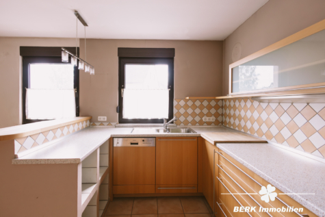 BERK Immobilien – Wohnen mit Charme und großzügigem Raumangebot in Keilberg - Küche (127959)