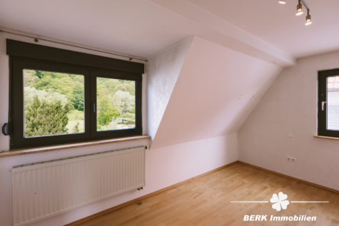 BERK Immobilien – Wohnen mit Charme und großzügigem Raumangebot in Keilberg - OG Zimmer 1 (127966)