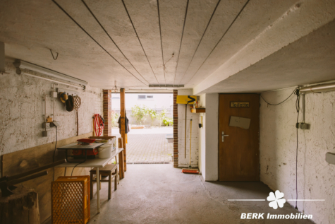 BERK Immobilien – Wohnen mit Charme und großzügigem Raumangebot in Keilberg - Außen Abstellraum (127972)