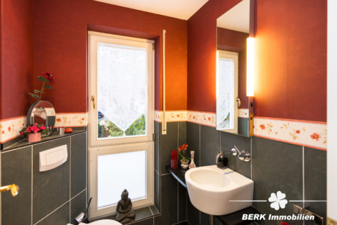BERK Immobilien – Licht, Ruhe & Weitblick: Ihr neues Zuhause in bester Lage von Haibach - Gäste WC (118721)