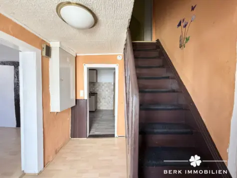 BERK Immobilien – Charmantes Fachwerkhaus mit Geschichte und besonderem Wohnflair - Eingangsbereich (130902)