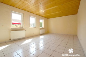 BERK Immobilien – Solides Wohnhaus mit 5 Schlafzimmern und praktischem Anbau - Hobbyraum (106963)