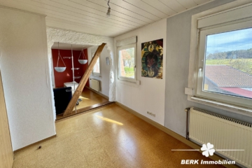 BERK Immobilien – Gepflegtes Einfamilienhaus mit Charme in Mudau-Reisenbach zu verkaufen - Kinderzimmer1 OG (104381)