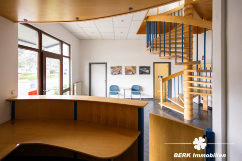 BERK Immobilien – Gewerbeobjekt mit Büro- und Hallenflächen für vielseitige Nutzung - Empfangsbereich (128839)
