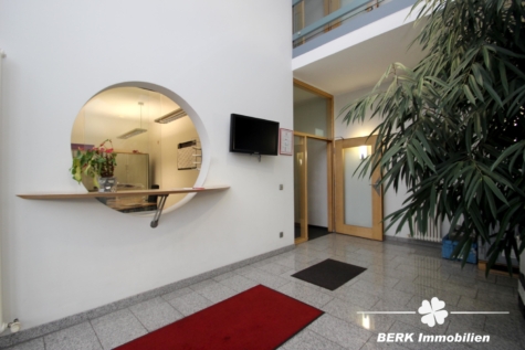 BERK Immobilien – Günstige Gelegenheit! Produktions- Lager- und Büroflächen auf insgesamt ca. 2225m² - Empfangsbereich (114984)