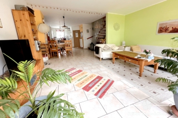 BERK Immobilien – gemütliches Reihenmittelhaus in Hasselroth - Wohn Essbereich (108572)