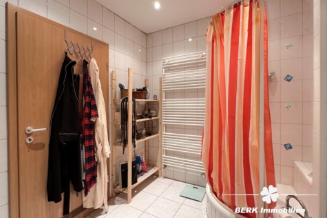 *RESERVIERT* BERK Immobilien – gemütliches Reihenmittelhaus in Hasselroth - Bad DuschWanne (115932)