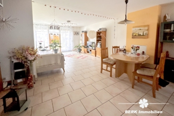 BERK Immobilien – gemütliches Reihenmittelhaus in Hasselroth - Küche Wohnen (108569)