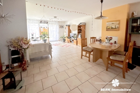 *RESERVIERT* BERK Immobilien – gemütliches Reihenmittelhaus in Hasselroth - Küche Wohnen (115924)