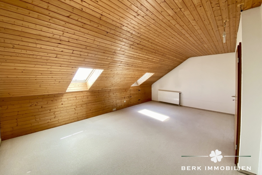 Dachstudio Zimmer (3)