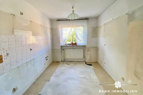 BERK Immobilien – Ideales Familien Zuhause mit viel Potential und Südgarten - Küche (125939)