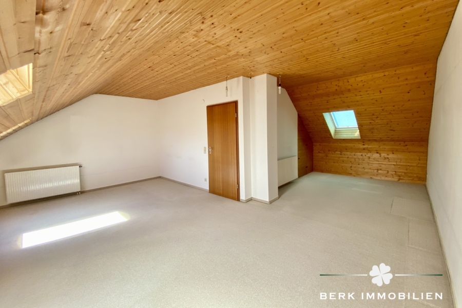 Dachstudio Zimmer (2)