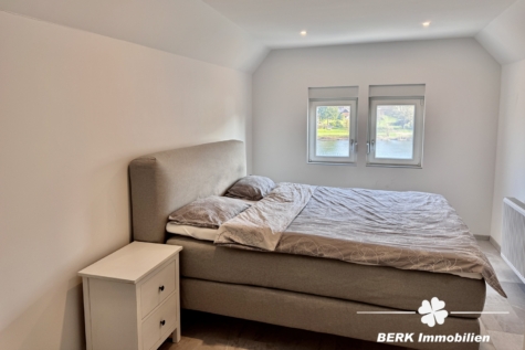 BERK Immobilien – Wohnen mit Stil – EFH mit Mainblick & Terrasse in Stadtprozelten - Schlafzimmer DG (118774)