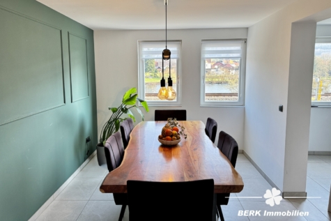BERK Immobilien – Wohnen mit Stil – EFH mit Mainblick & Terrasse in Stadtprozelten - Esszimmer OG (118766)