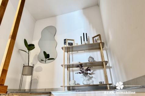BERK Immobilien – Wohnen mit Stil – EFH mit Mainblick & Terrasse in Stadtprozelten - Flur (118761)