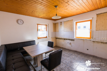 BERK Immobilien – Einfamilienhaus mit großem Garten und weiterem Ausbaupotenzial – in ruhiger Wohnlage von Kleinkahl - Küche (106352)