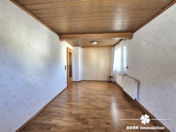 BERK Immobilien – top Wohnlage in Alzenau: Ein- bis Zweifamilienhaus mit Erweiterungspotential & Nebengebäuden - Zimmer III (106226)