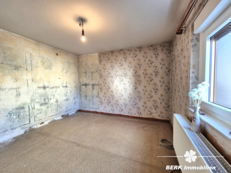 *VERKAUFT* BERK Immobilien – top Wohnlage in Alzenau: Ein- bis Zweifamilienhaus mit Erweiterungspotential & Nebengebäuden - Zimmer IV (115719)