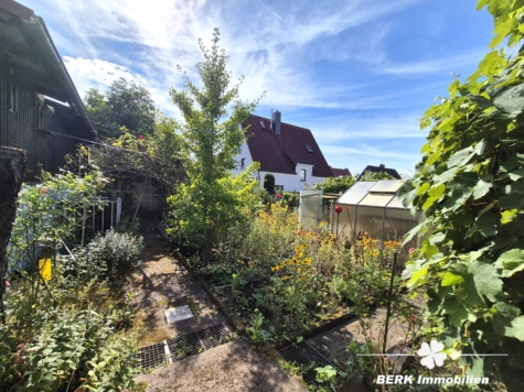 *VERKAUFT* BERK Immobilien – top Wohnlage in Alzenau: Ein- bis Zweifamilienhaus mit Erweiterungspotential & Nebengebäuden - Garten (115728)