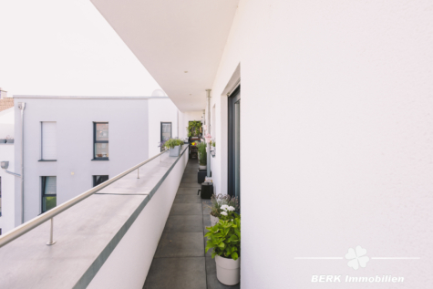 BERK Immobilien – Penthouse mit Weitblick und umlaufendem Balkon in Aschaffenburg - Umlaufender Balkon (128998)