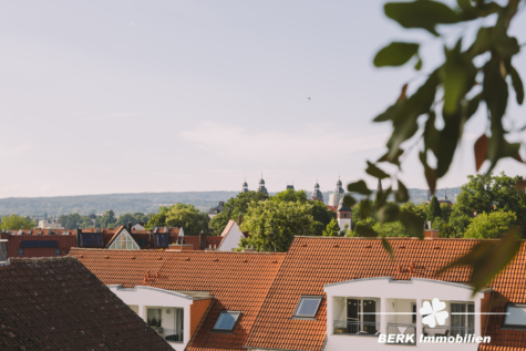BERK Immobilien – Penthouse mit Weitblick und umlaufendem Balkon in Aschaffenburg - Blick auf Schloss (129000)